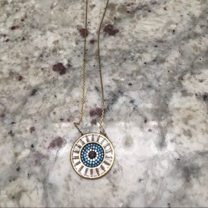 Eye catching necklace